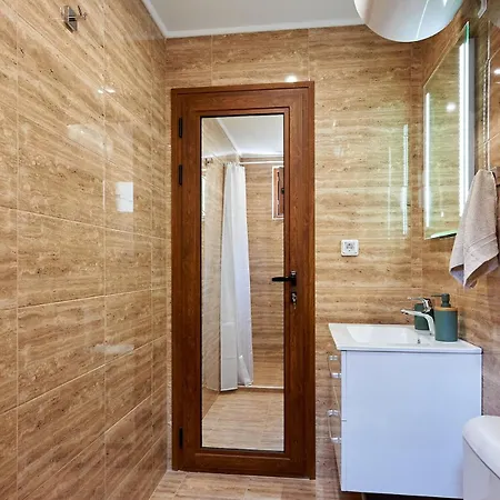 Corner In The Center - 2bd 부르가스