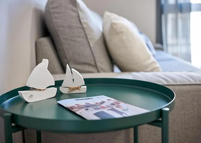 Corner In The Center - 2bd *